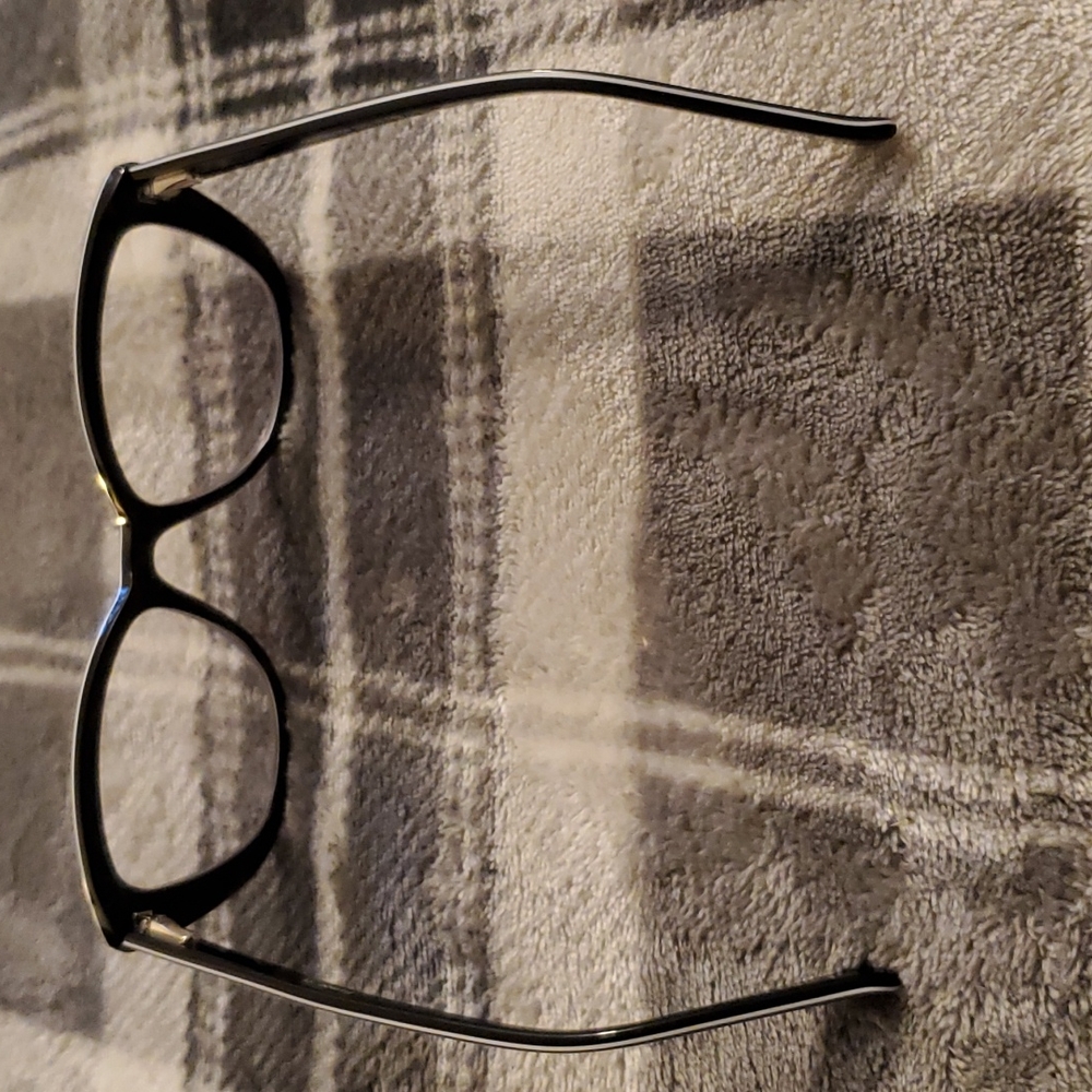 Stylish Frames & Case - image 2